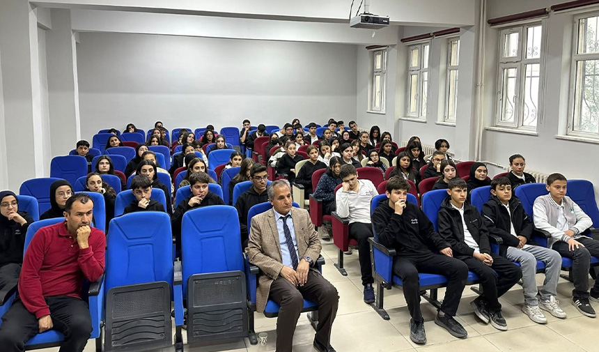 5 Soru 5 Cevap Temalı Konferans.jpg2