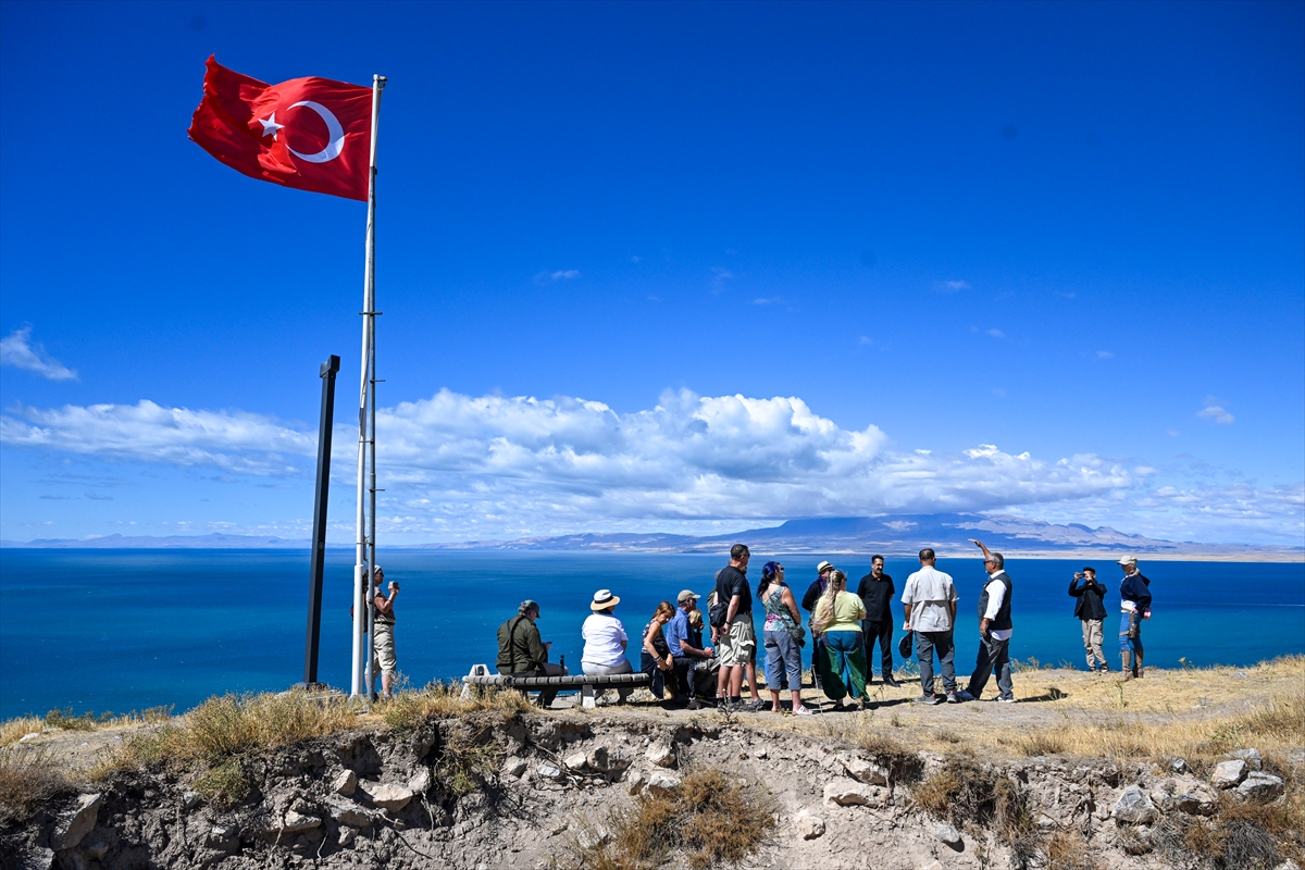 A A 20251001 39274179 39274151 V A N G O L U M A N Z A R A L I A Y A N I S K A L E S I T U R I S T L E R I N U G R A K N O K T A S I O L D U