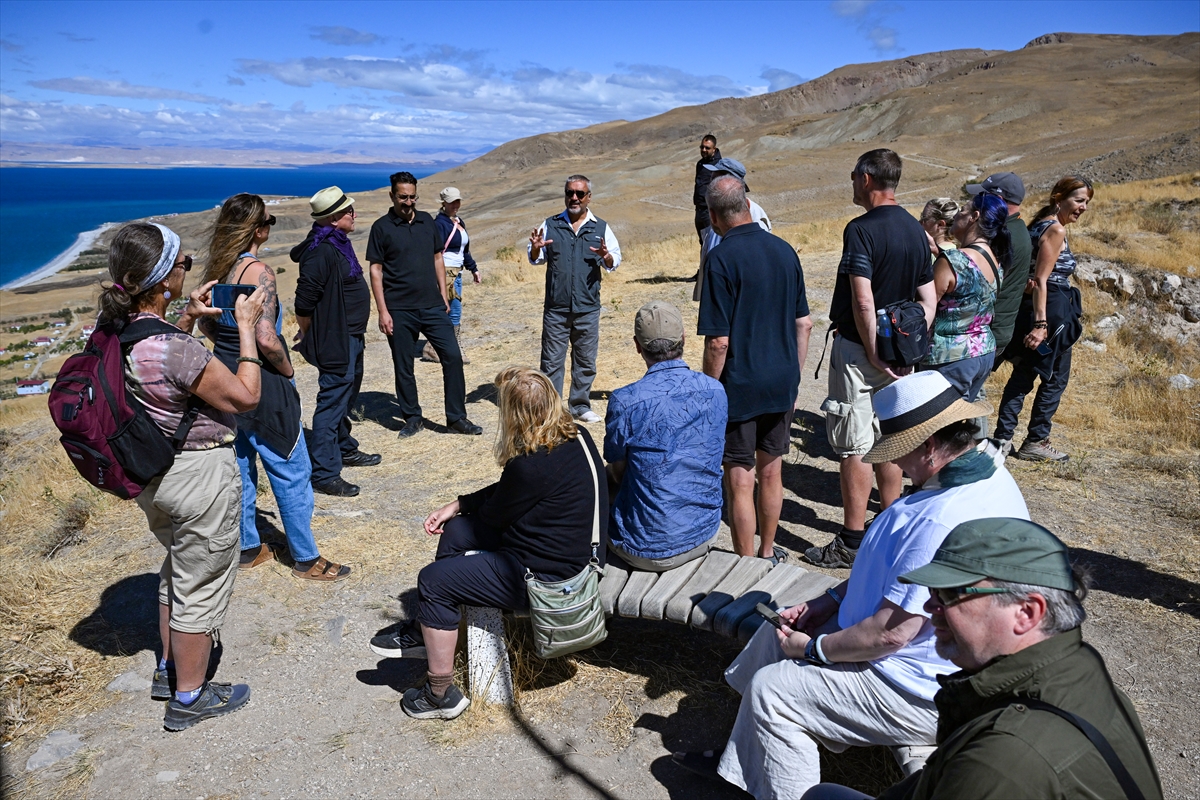 A A 20251001 39274179 39274154 V A N G O L U M A N Z A R A L I A Y A N I S K A L E S I T U R I S T L E R I N U G R A K N O K T A S I O L D U