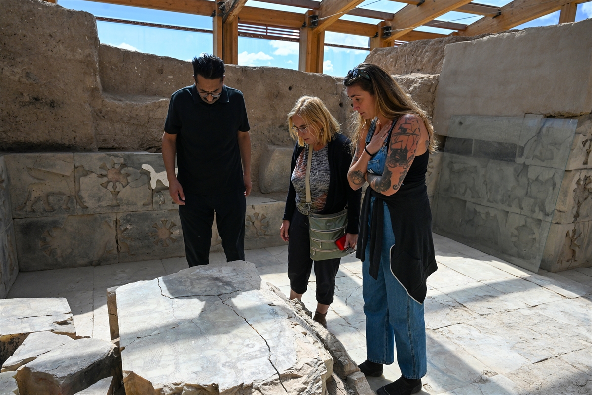 A A 20251001 39274179 39274163 V A N G O L U M A N Z A R A L I A Y A N I S K A L E S I T U R I S T L E R I N U G R A K N O K T A S I O L D U