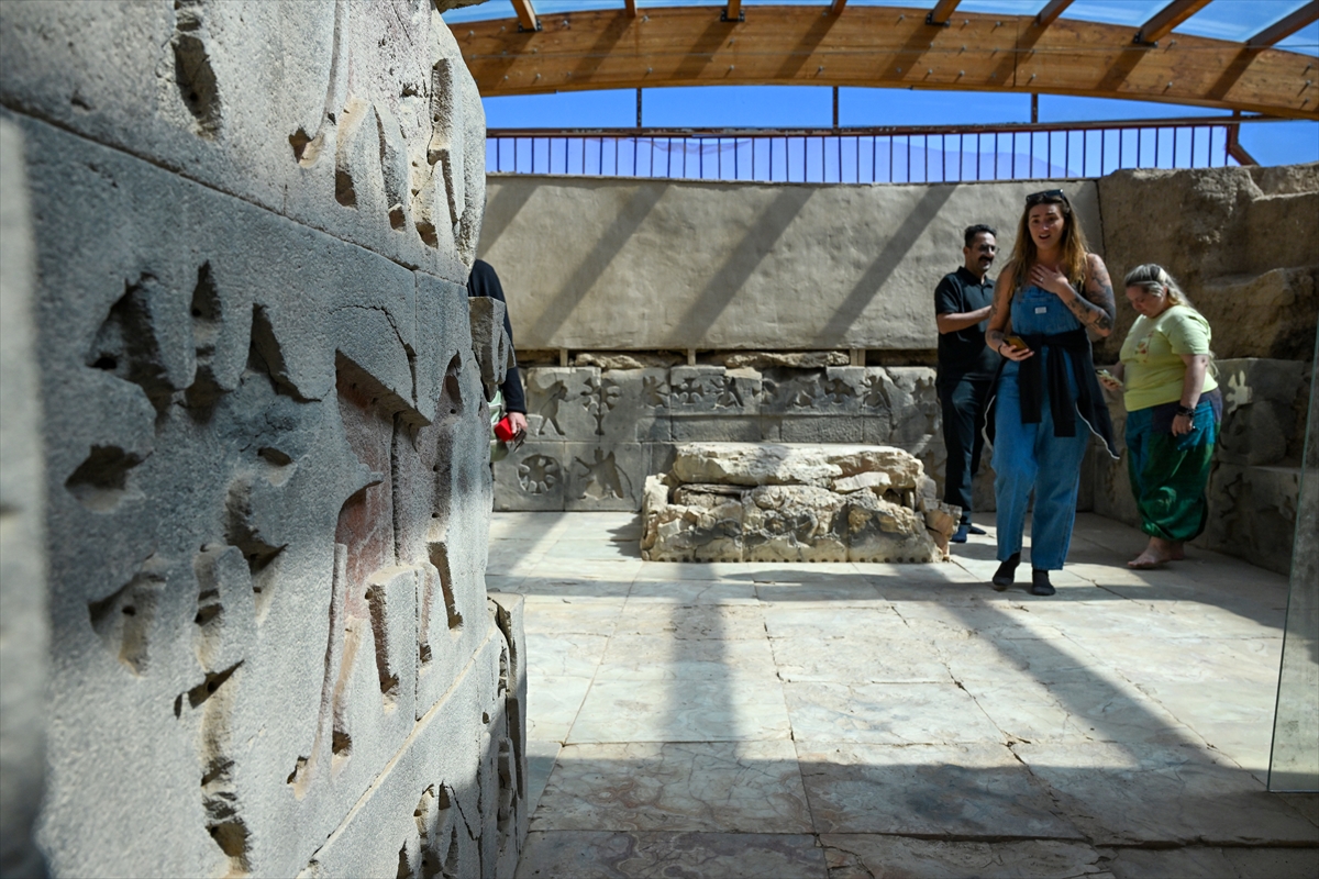 A A 20251001 39274179 39274165 V A N G O L U M A N Z A R A L I A Y A N I S K A L E S I T U R I S T L E R I N U G R A K N O K T A S I O L D U