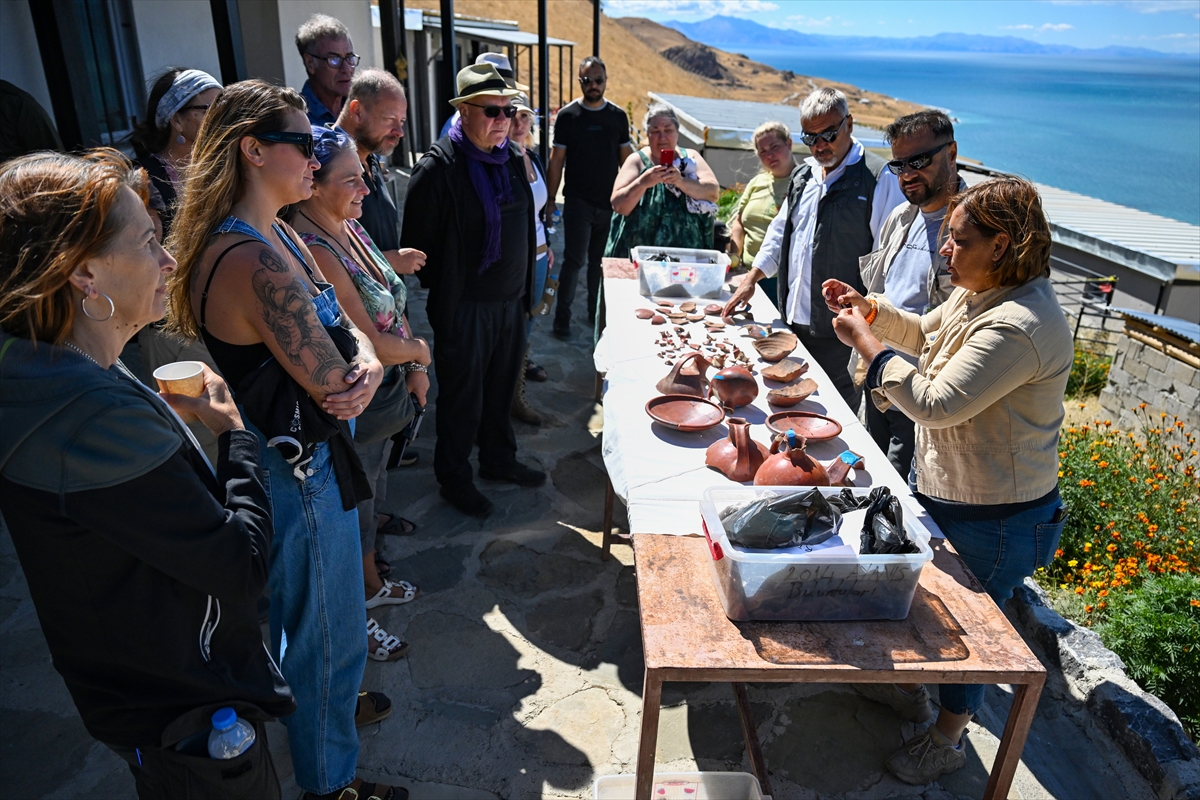 A A 20251001 39274179 39274169 V A N G O L U M A N Z A R A L I A Y A N I S K A L E S I T U R I S T L E R I N U G R A K N O K T A S I O L D U