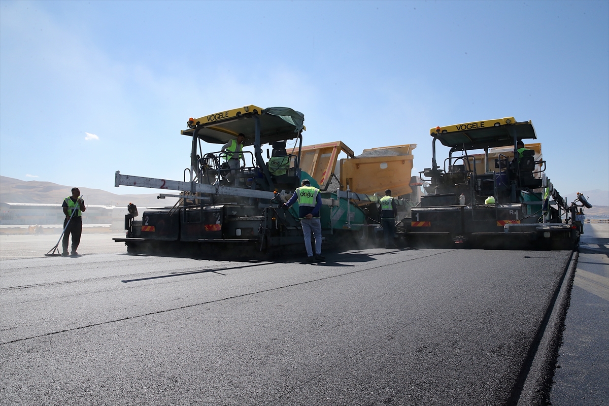 A A 20251005 39315758 39315744 V A N F E R I T M E L E N H A V A L I M A N I N I N P I S T I N I Y E N I L E M E C A L I S M A L A R I N D A 300 P E R S O N E L C A L I S I Y O R