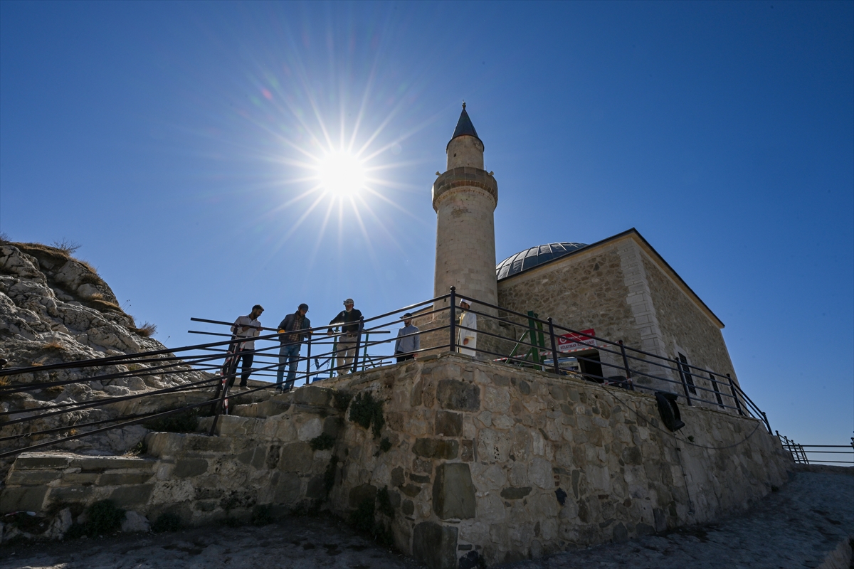 A A 20251007 39333215 39333190 S U L E Y M A N H A N C A M I V A N K A L E S I N I N Z I R V E S I N D E Z I Y A R E T C I L E R I N I A G I R L I Y O R