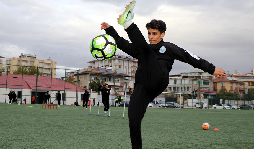 D F E G D R H T F J G Y K H U L J Ç Ö M