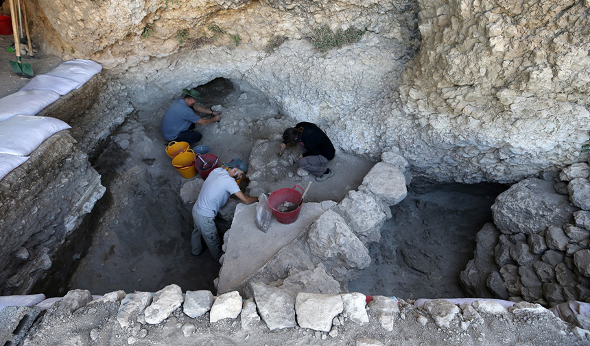 Delikli Mağara.jpg6