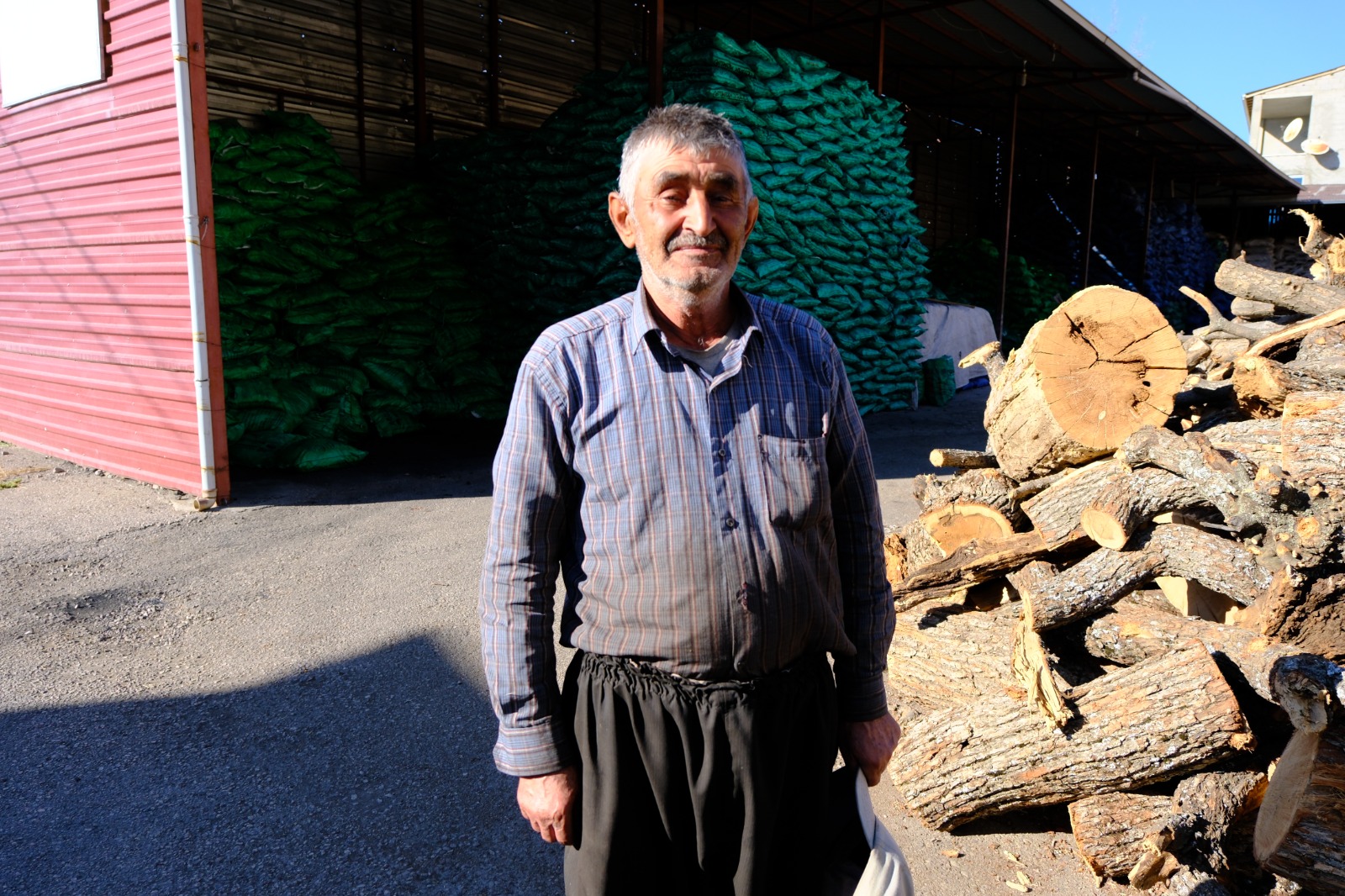Kömürcüler Esnafi Tahi̇r Akbulut