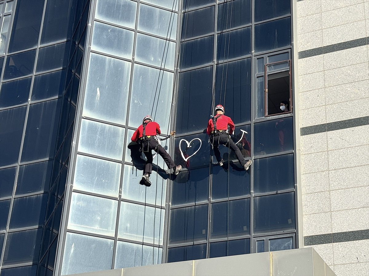 A A 20251107 39640962 39640958 L O S E M I Y L E S A V A S A N C O C U K L A R A J A N D A R M A D A N S E V G I D O L U S U R P R I Z