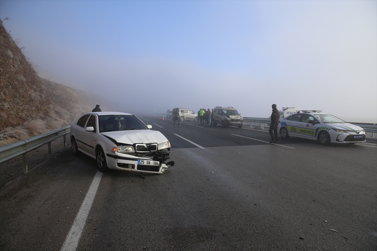 A A 20251118 39735291 39735290 E R Z U R U M D A Y O L C U O T O B U S U I L E T I R I N C A R P I S T I G I K A Z A D A 11 K I S I Y A R A L A N D I