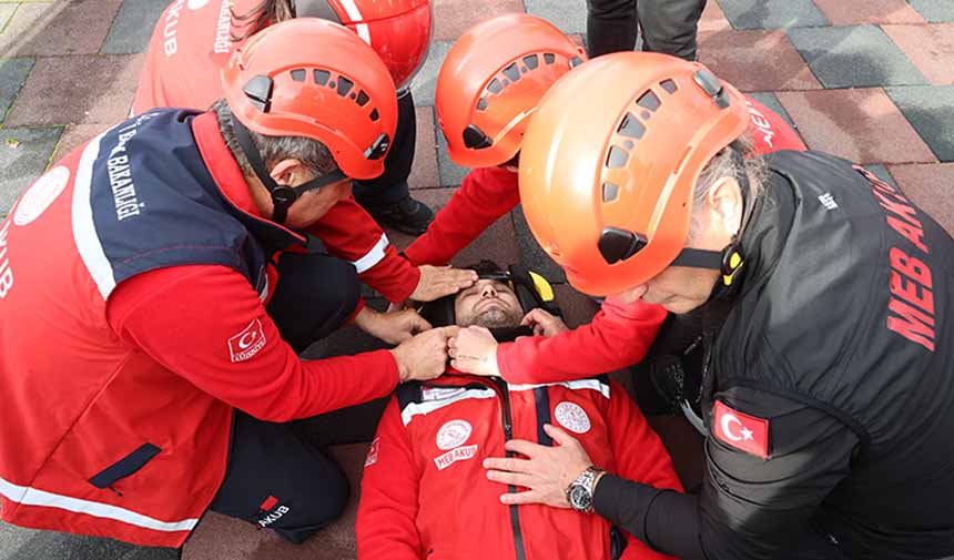 Afetlerde Hayat Kurtarma.jpg1