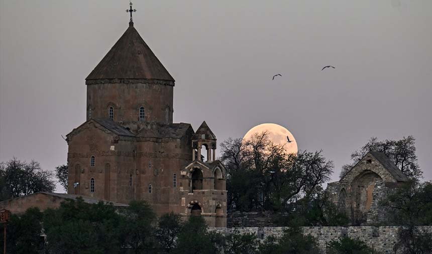 Akdamar Adası'nda görsel şölen
