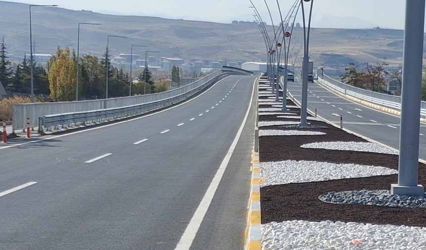 Edremit Köprülü Kavşağı.jpg3