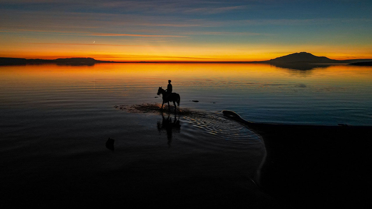 Van'da gün batımı