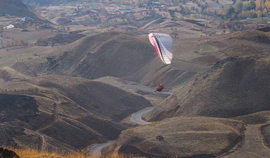 Yamaç Paraşütü.jpg7