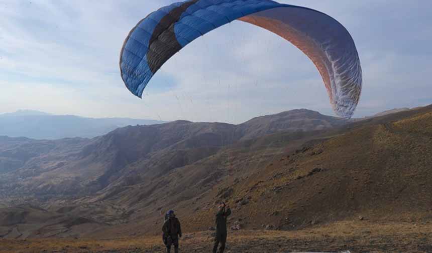 Yamaç Paraşütü.jpg8