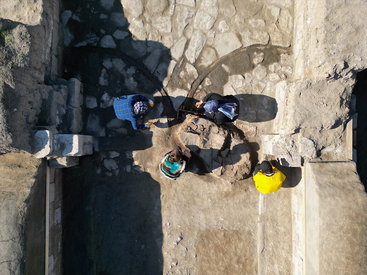 A A 20251201 39857496 39857485 V A N D A K I O S M A N L I K I S L A S I N D A A S K E R L E R I N D O K U Z T A S O Y N A D I G I B E L I R L E N D I