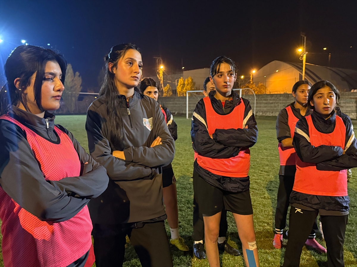 A A 20251206 39905976 39905974 A Y N I T A K I M D A T O P K O S T U R A N I K I Z K I Z L A R I N H E D E F I M I L L I F O R M A Y I G I Y M E K