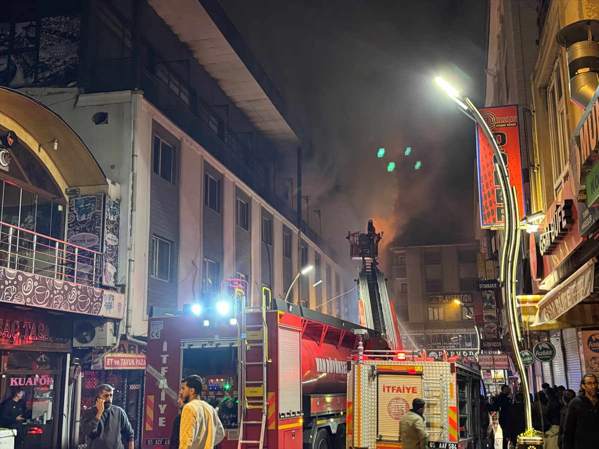 A A 20251208 39928054 39928046 V A N D A O T E L D E C I K A N Y A N G I N S O N D U R U L D U