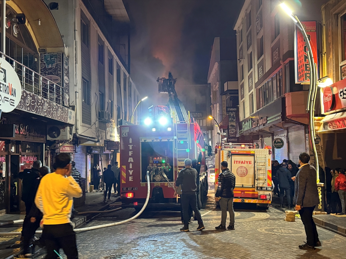 A A 20251208 39928054 39928050 V A N D A O T E L D E C I K A N Y A N G I N S O N D U R U L D U