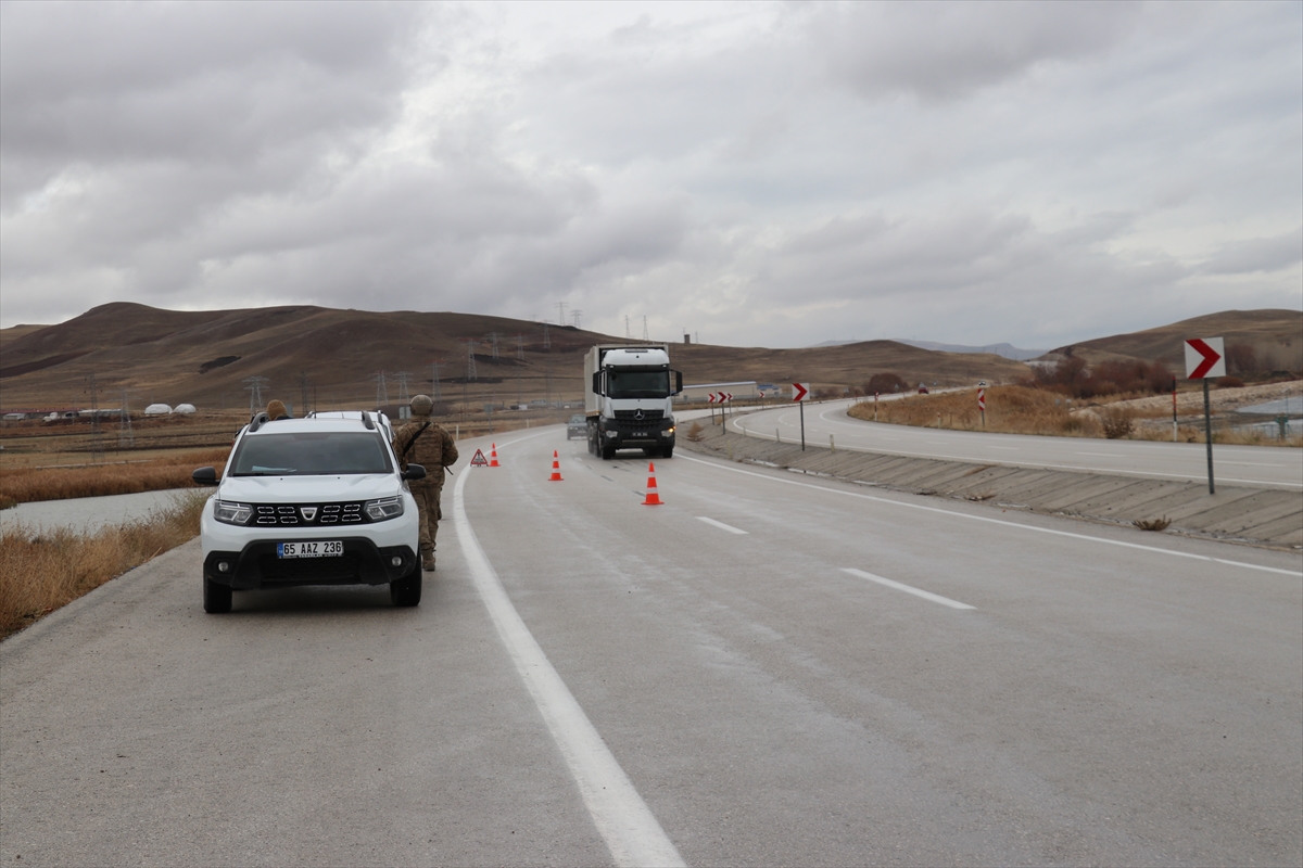 A A 20251209 39931866 39931865 V A N D A O T O M O B I L I N S A Z L I K A L A N A D U S M E S I S O N U C U 5 K I S I Y A R A L A N D I