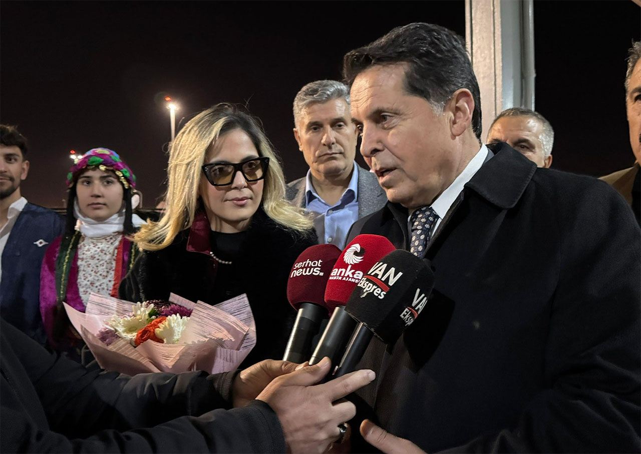 Ahmet Özer Vanda Karşılandı 3