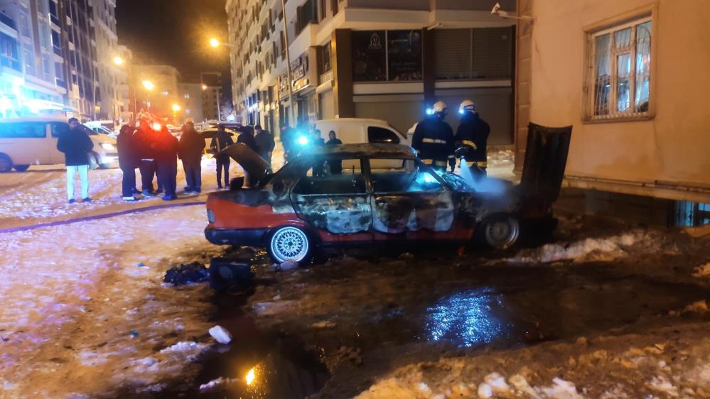 Vanda Park Halindeki Arac Yandı 3