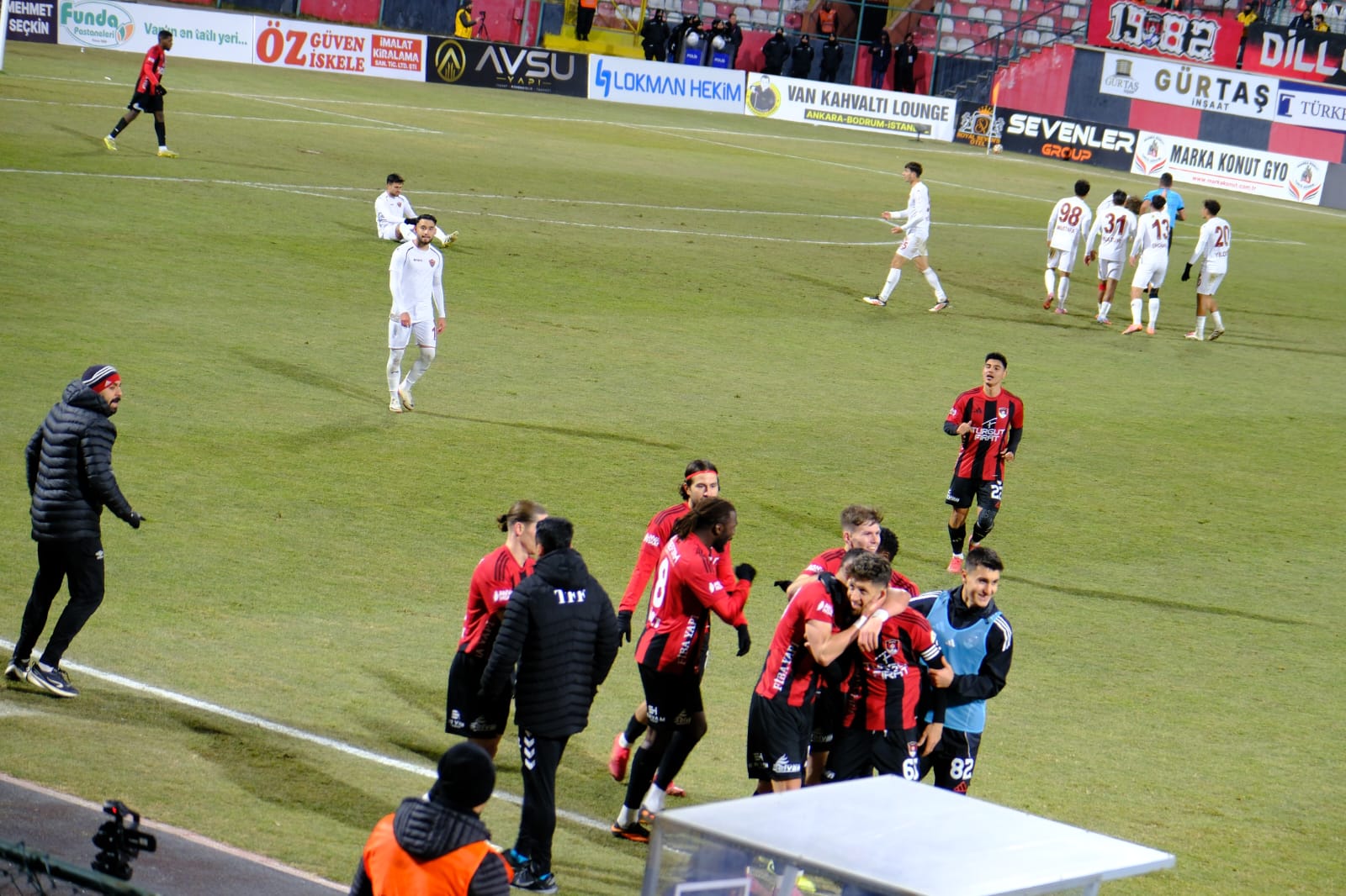 Whatsapp Image 2025 12 27 At 17.34.12