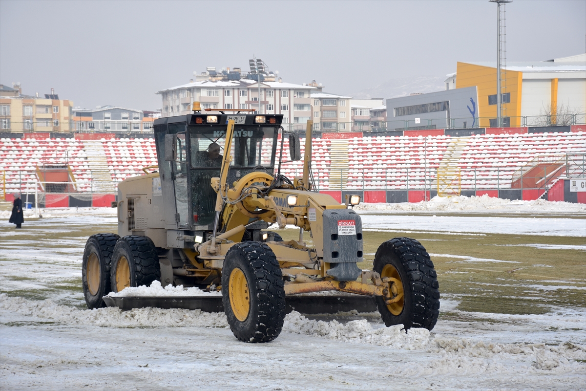 A A 20260106 40175473 40175465 V A N A T A T U R K S T A D Y U M U N D A B I R I K E N K A R K A M Y O N L A R L A T A S I N D I