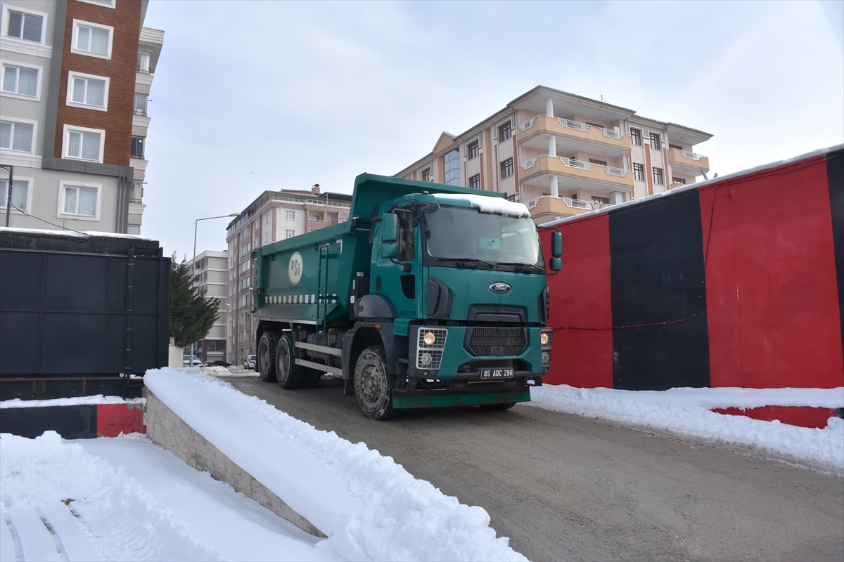 A A 20260106 40175473 40175470 V A N A T A T U R K S T A D Y U M U N D A B I R I K E N K A R K A M Y O N L A R L A T A S I N D I