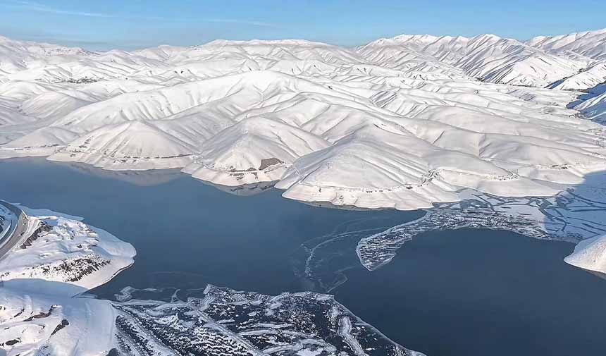 Dilimli Barajı Buz Tuttu