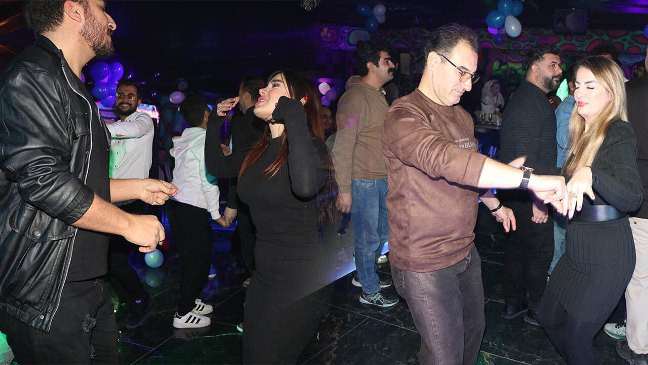 İranlı turistler yeni yılı Van'da karşıladı