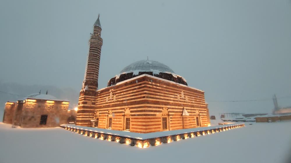 Tarihi Cami Gece Isiltisi 3