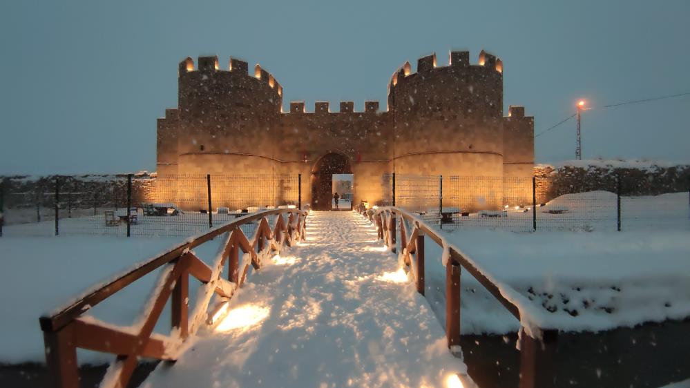 Tarihi Cami Gece Isiltisi 4