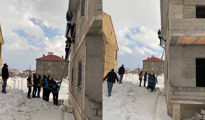 Çatıda Asılı Kalan Vatandaş.jpg4