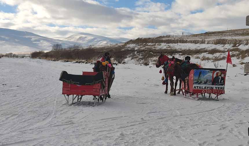 Çıldır Gölü At Gazisi.jpg9