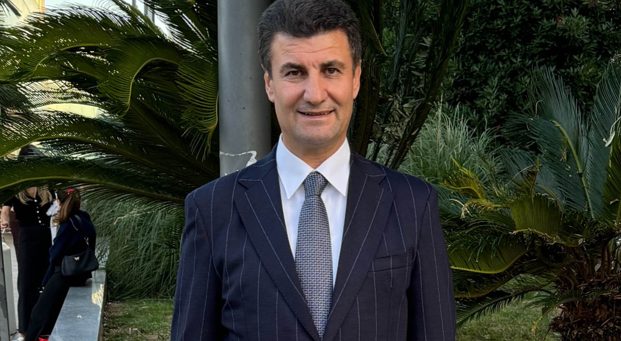 Vanspor’u icra tehdidiyle gündeme gelen Yıldırım kardeşler Antalyaspor’a milyonlar aktarıyor