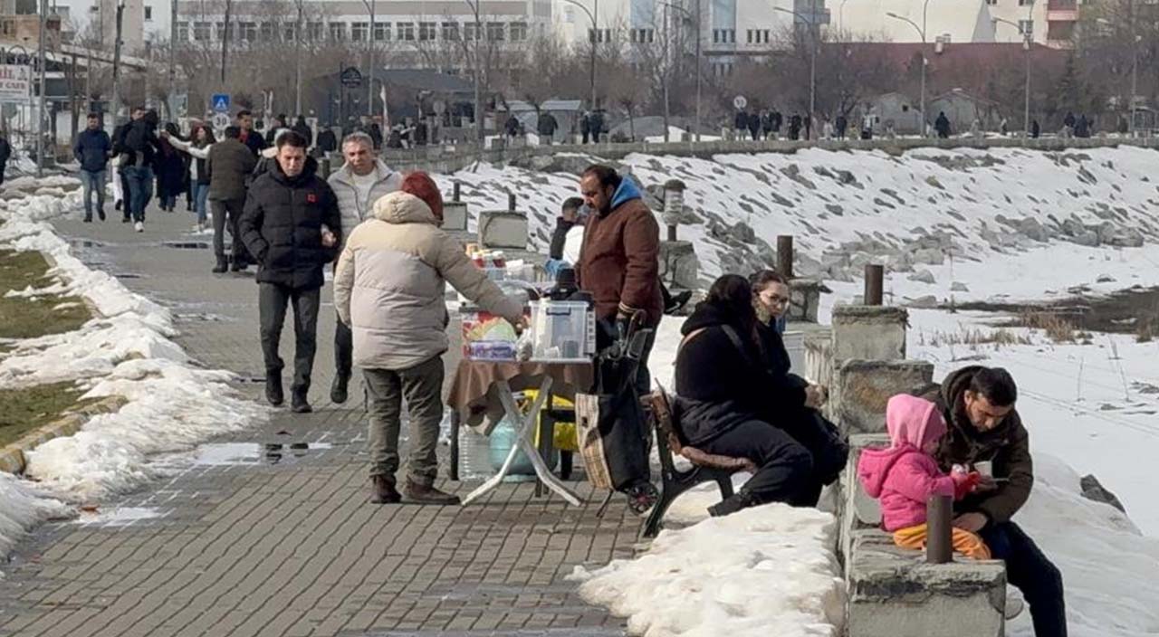 Van Gölü Sahili'nde yoğunluk