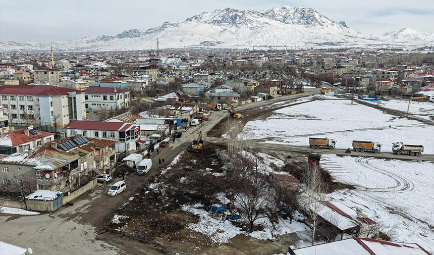 Van’da 1 kilometrelik yol genişletiliyor! Alternatif yol çalışmaları sürüyor