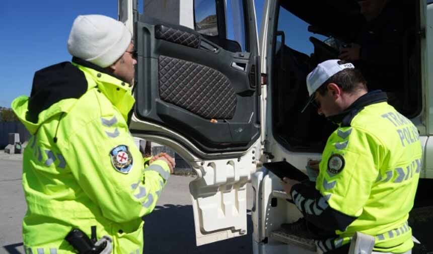 App Plakalı Araçlar