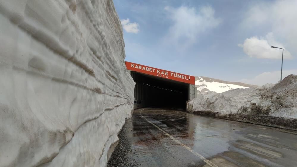 Bahcesaray Yogun Kar Yagisi Tunel 2