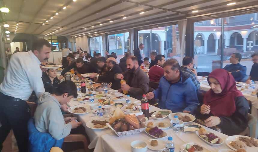 Gazeteciler Iftarda Buluştu.jpg9