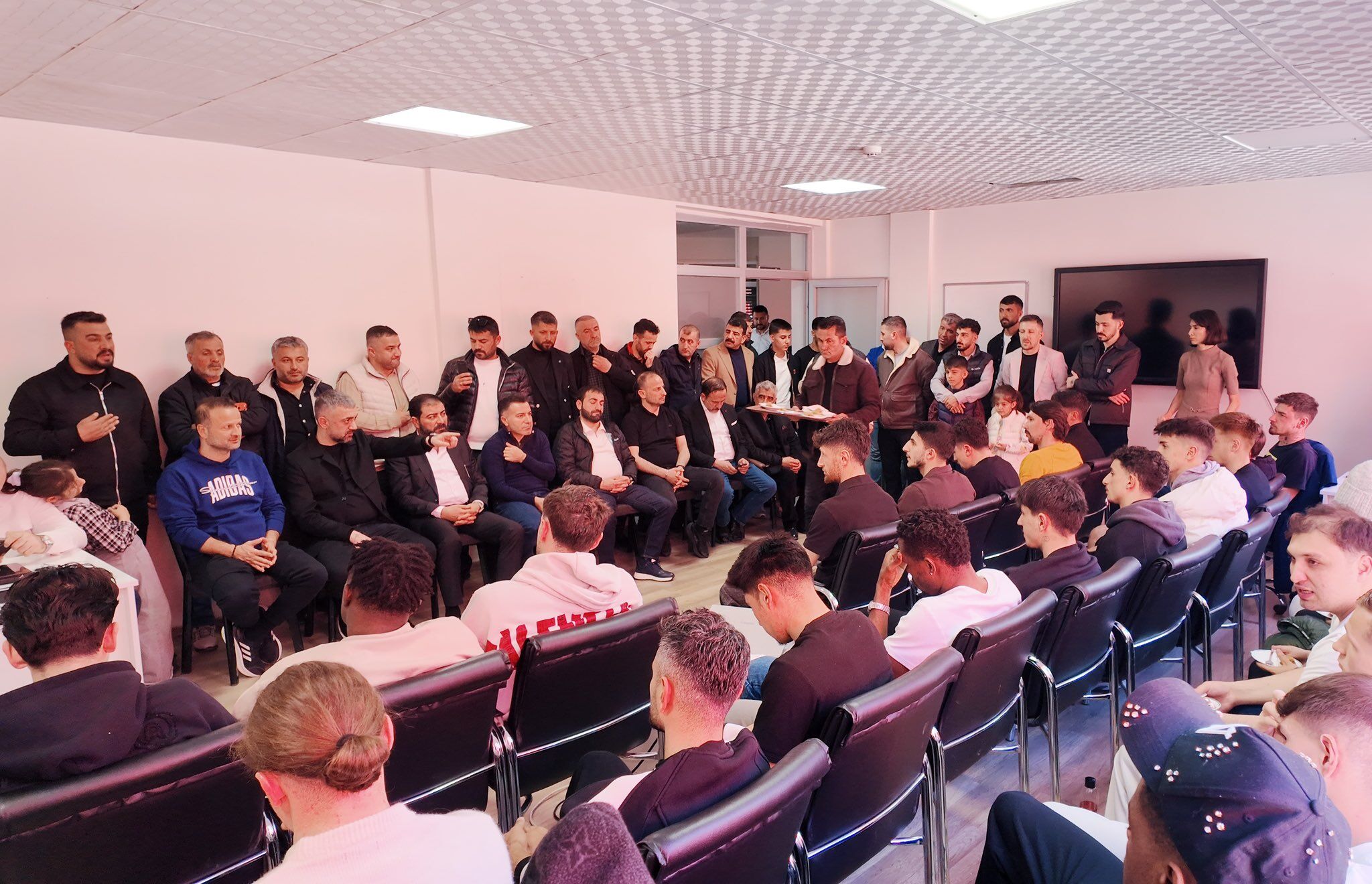 H D8O S H A W U A A Cd Z