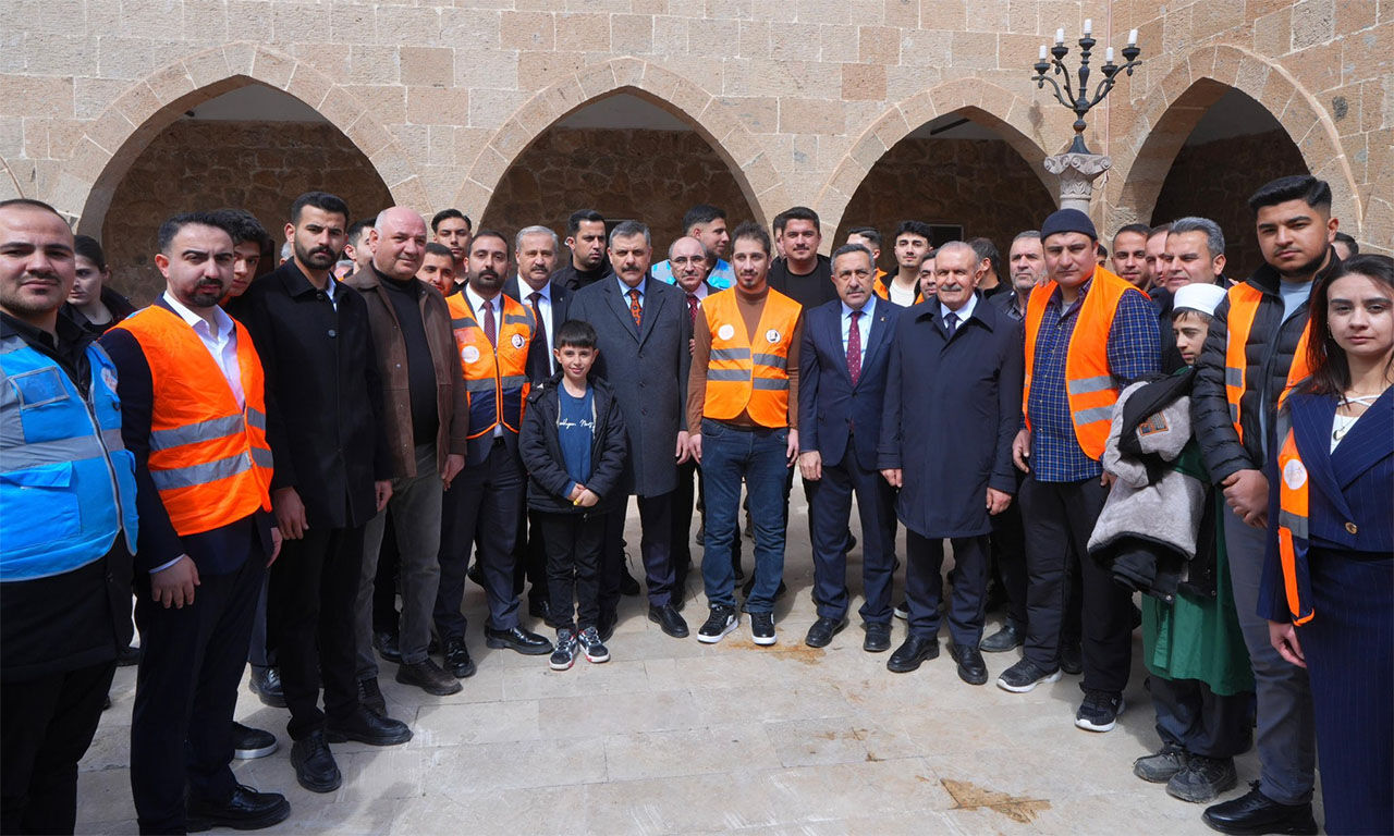 Icisleri Bakani Ikram 10