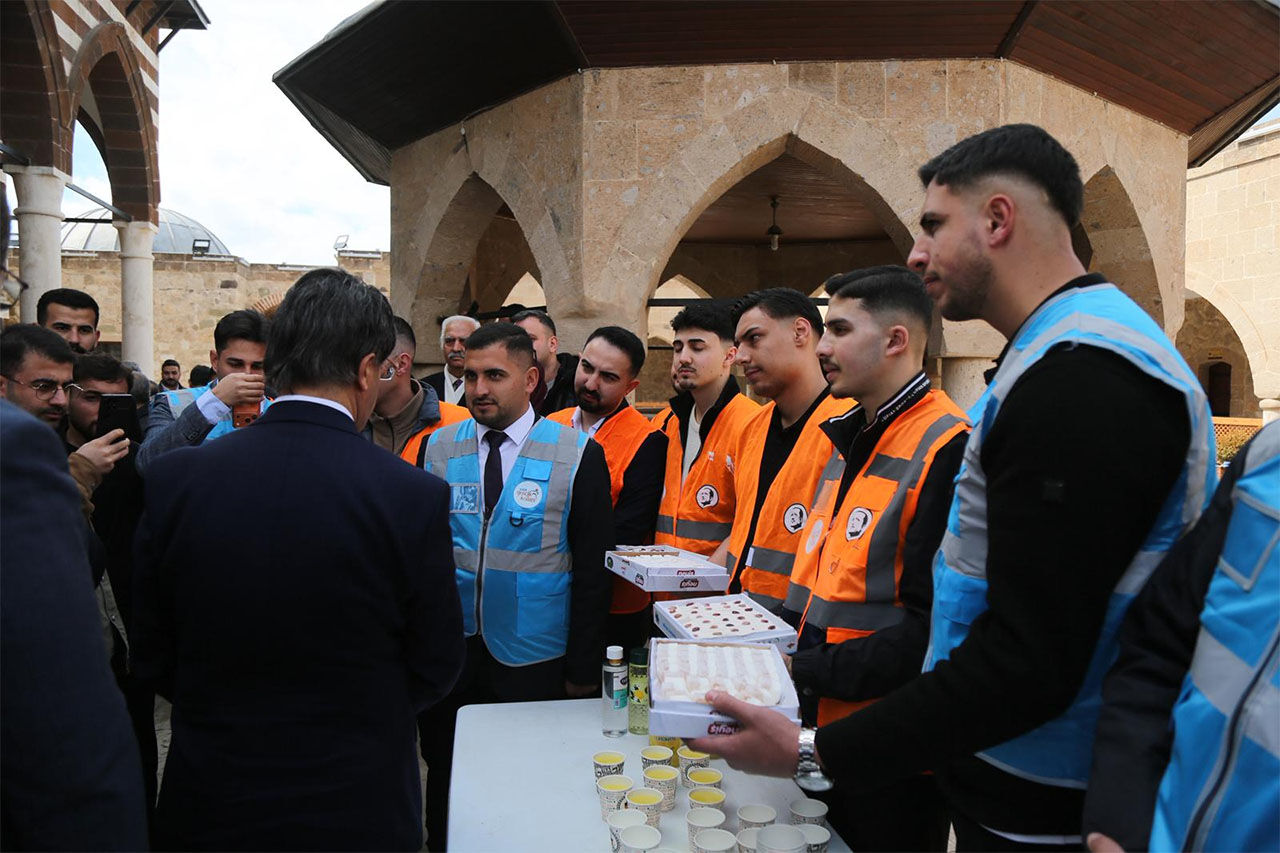 Icisleri Bakani Ikram 3