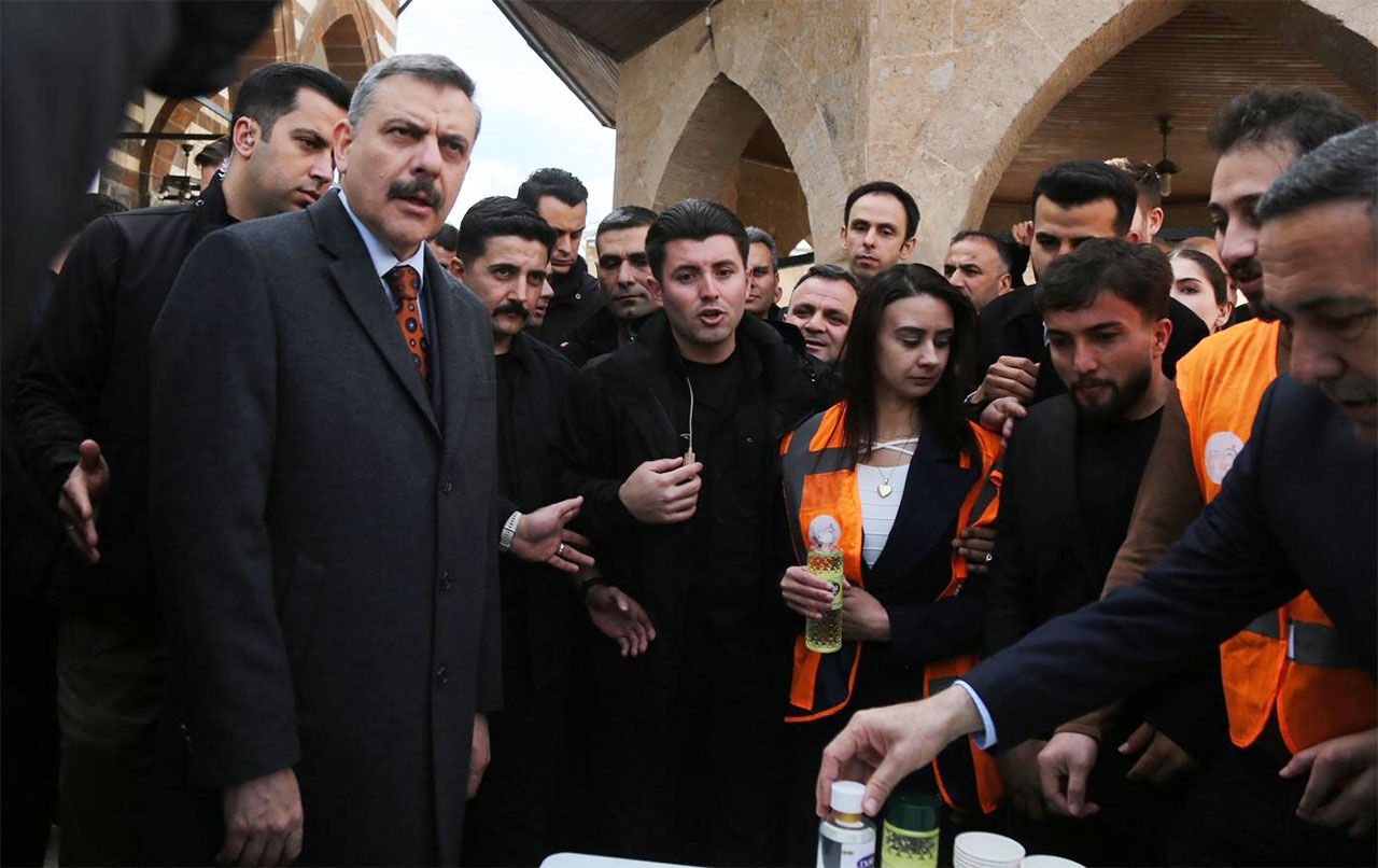 Icisleri Bakani Ikram 5