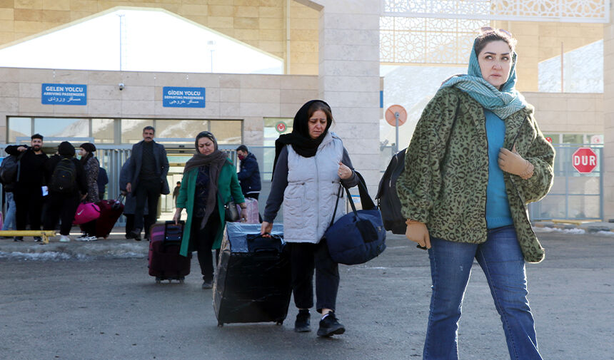 İranlilar Sinir Kapisi