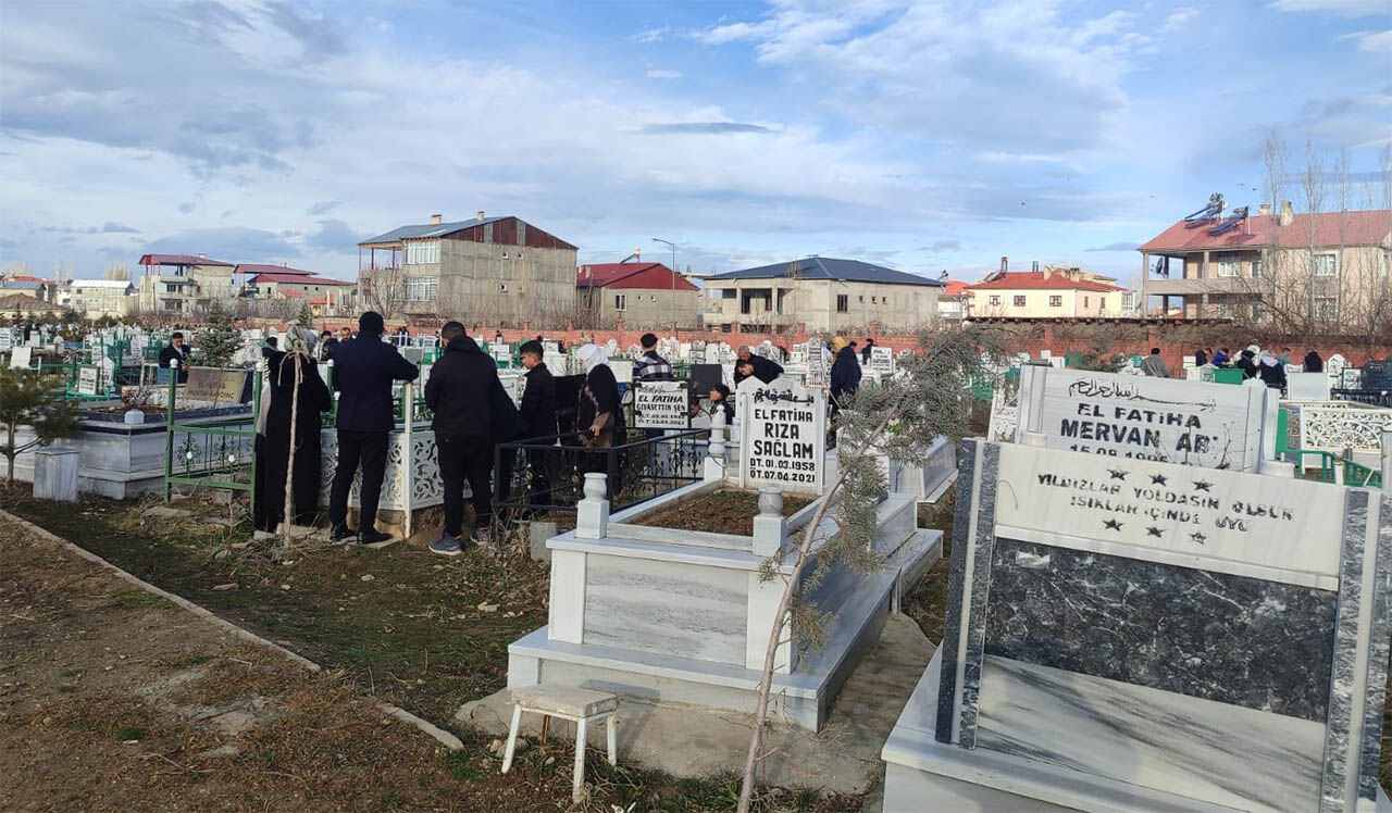 Mezarlik Ziyareti Van 2