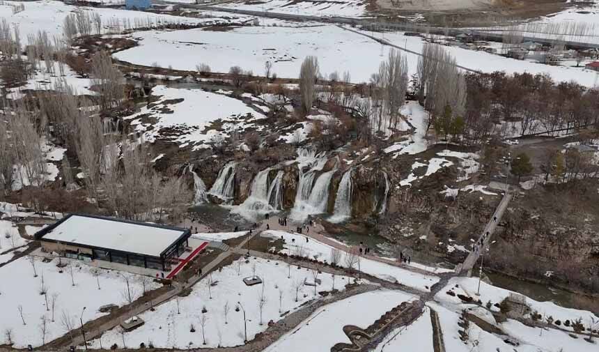 Muradiye Şelalesi-5