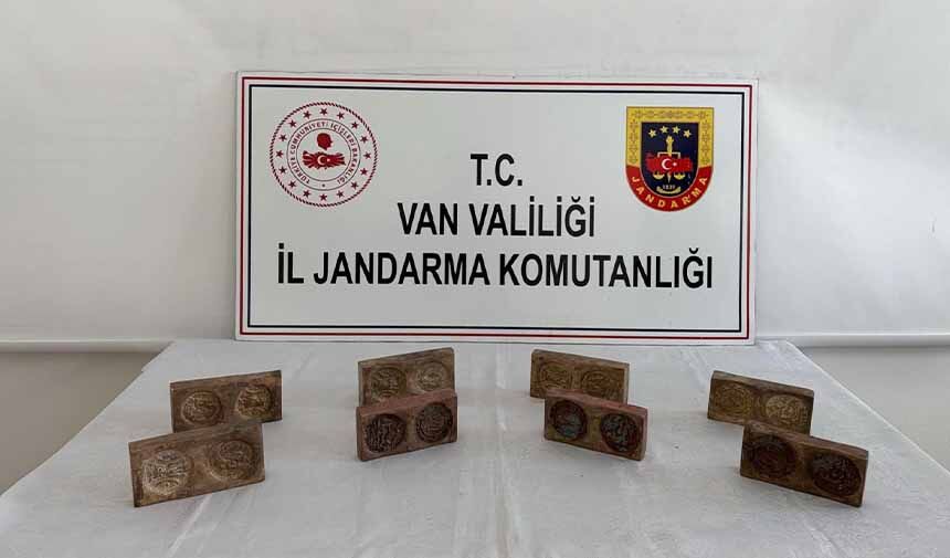 Van’da altın hammaddeli tarihi eser operasyonu