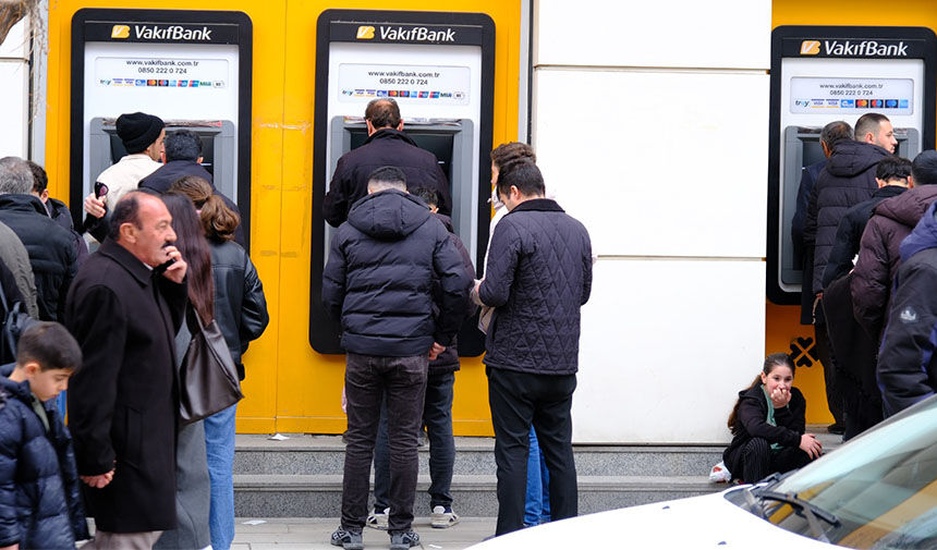 Van Atm Kuyruklari